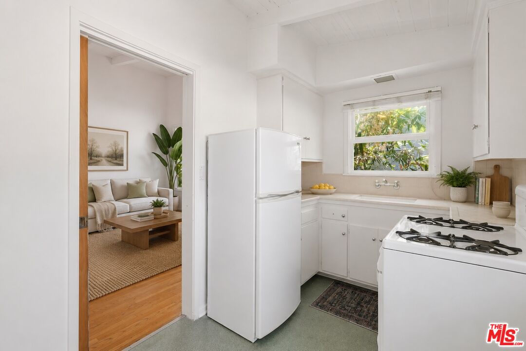 806 Westmount Dr Unit: 1
