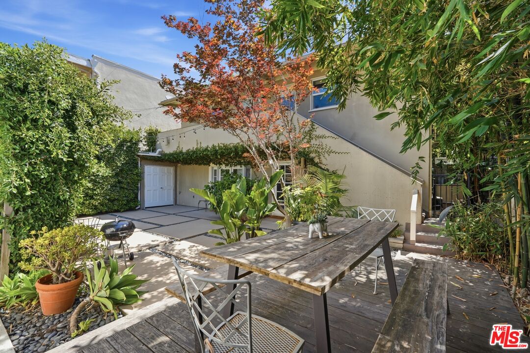 806 Westmount Dr Unit: 1