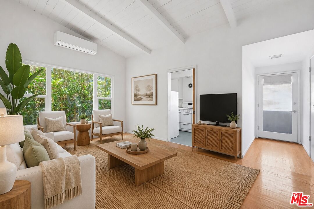 806 Westmount Dr Unit: 1