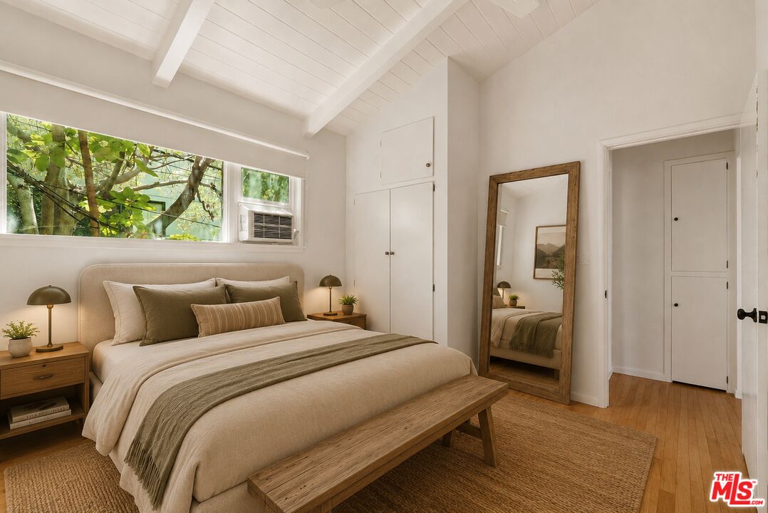 806 Westmount Dr Unit: 2