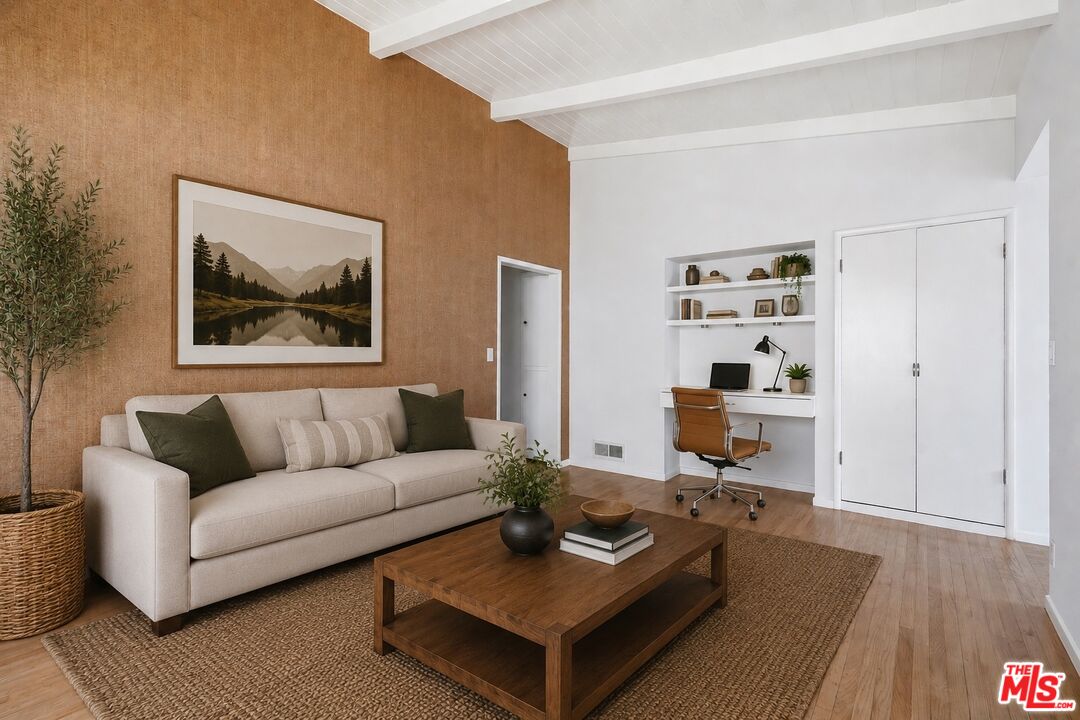 806 Westmount Dr Unit: 2