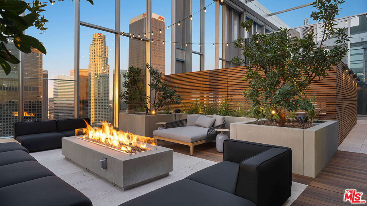 744 S Figueroa St Unit: 3901