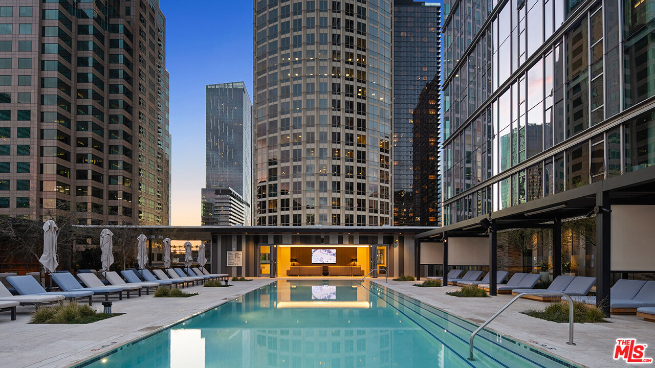 744 S Figueroa St Unit: 3901