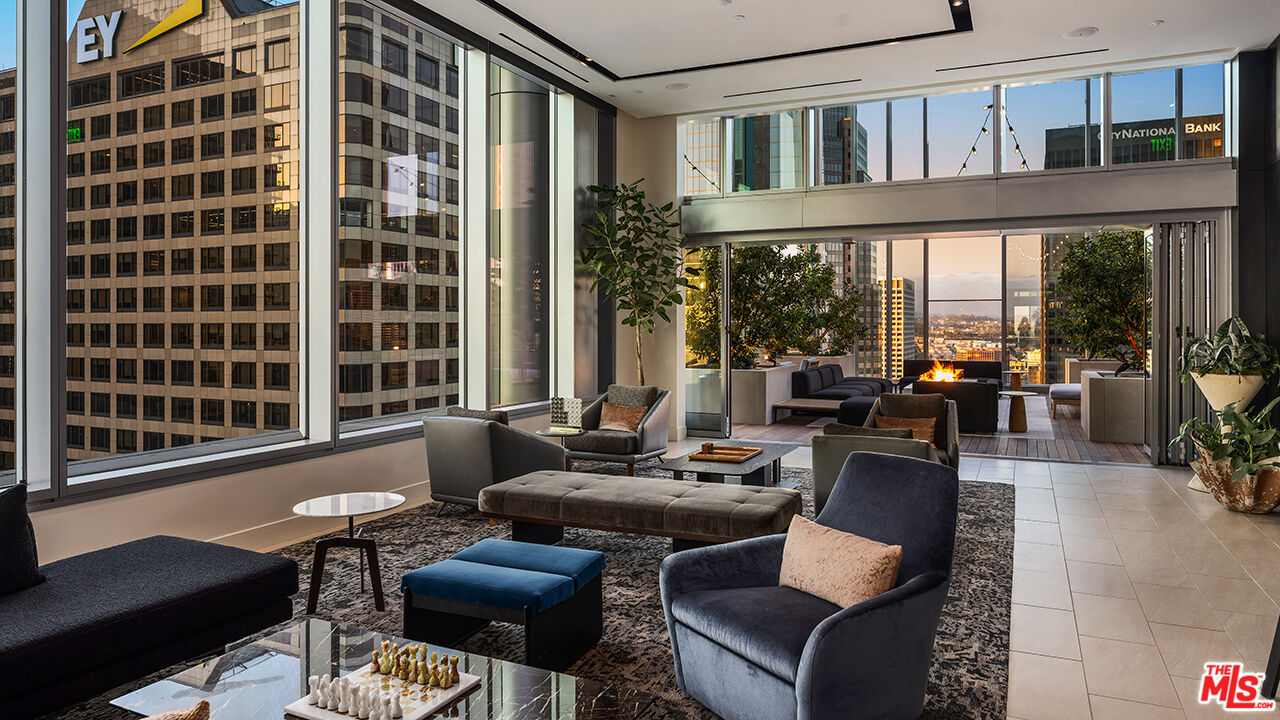 744 S Figueroa St Unit: 3901