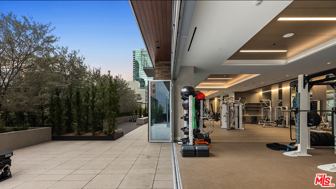 744 S Figueroa St Unit: 3901