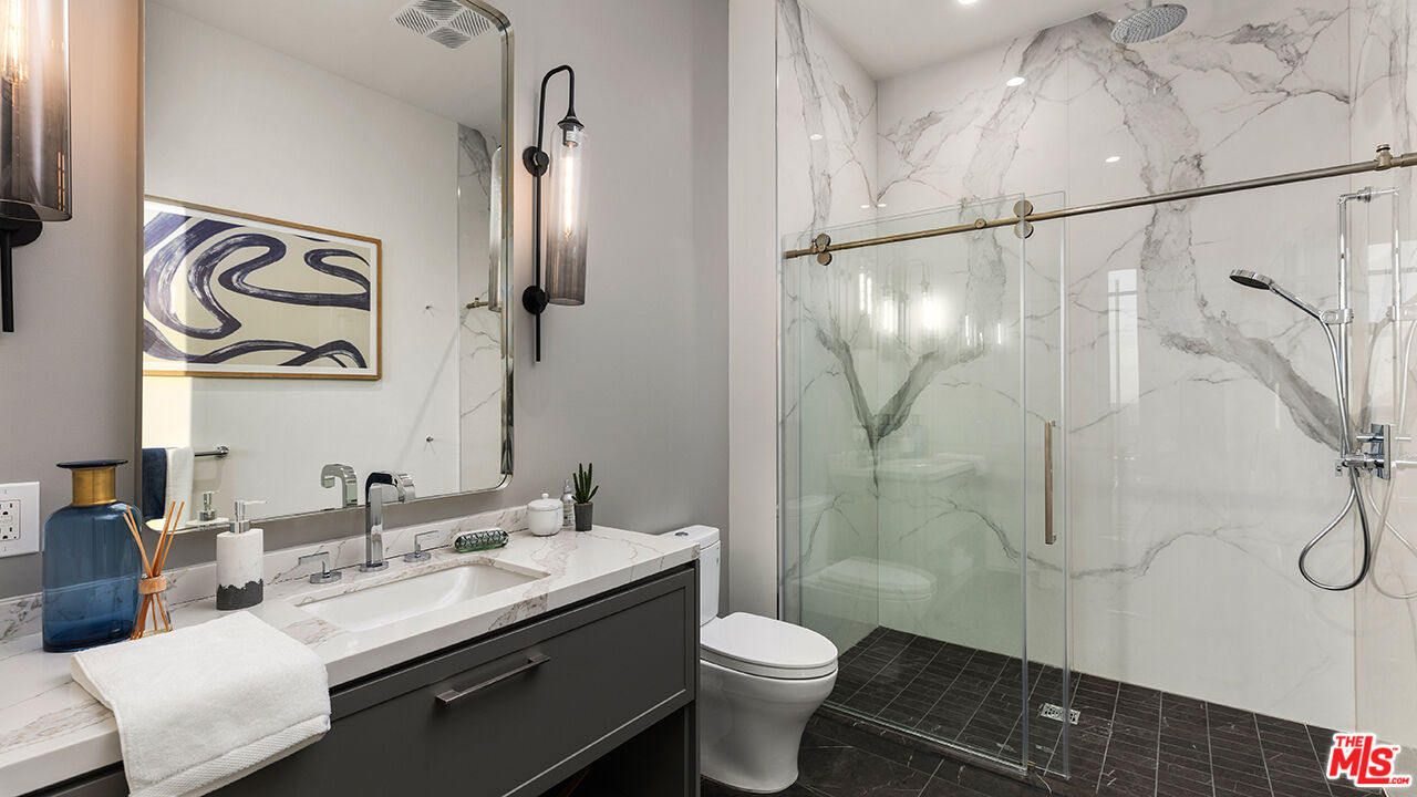 744 S Figueroa St Unit: 3901