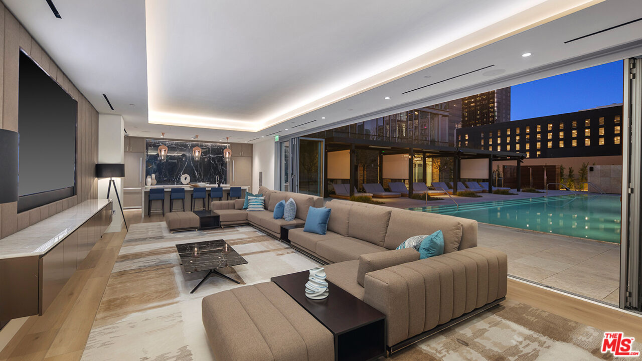 744 S Figueroa St Unit: 3901