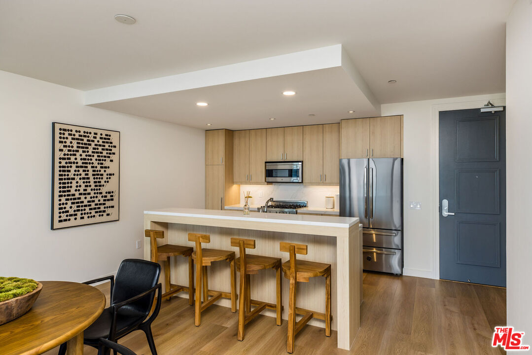 8500 Burton Way Unit: 614