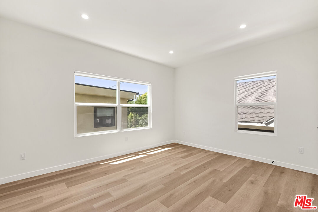 1305 Lucile Ave Unit: 3
