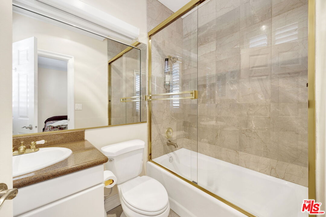 11952 Montana Ave Unit: 303