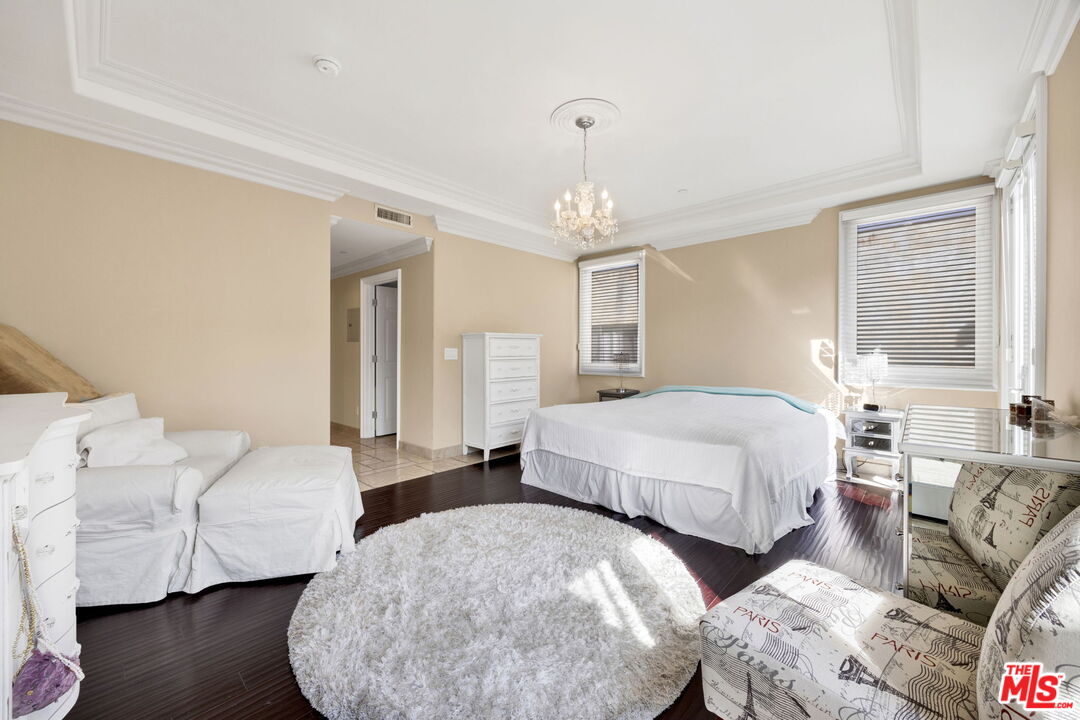 11952 Montana Ave Unit: 303