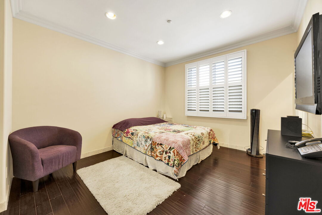 11952 Montana Ave Unit: 303