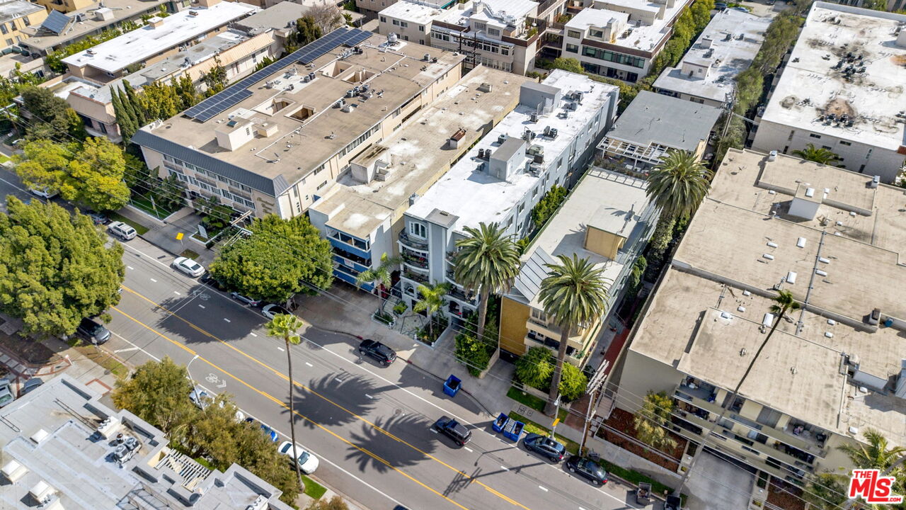 11952 Montana Ave Unit: 303