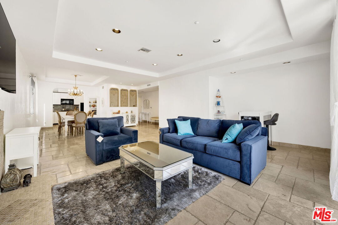 11952 Montana Ave Unit: 303