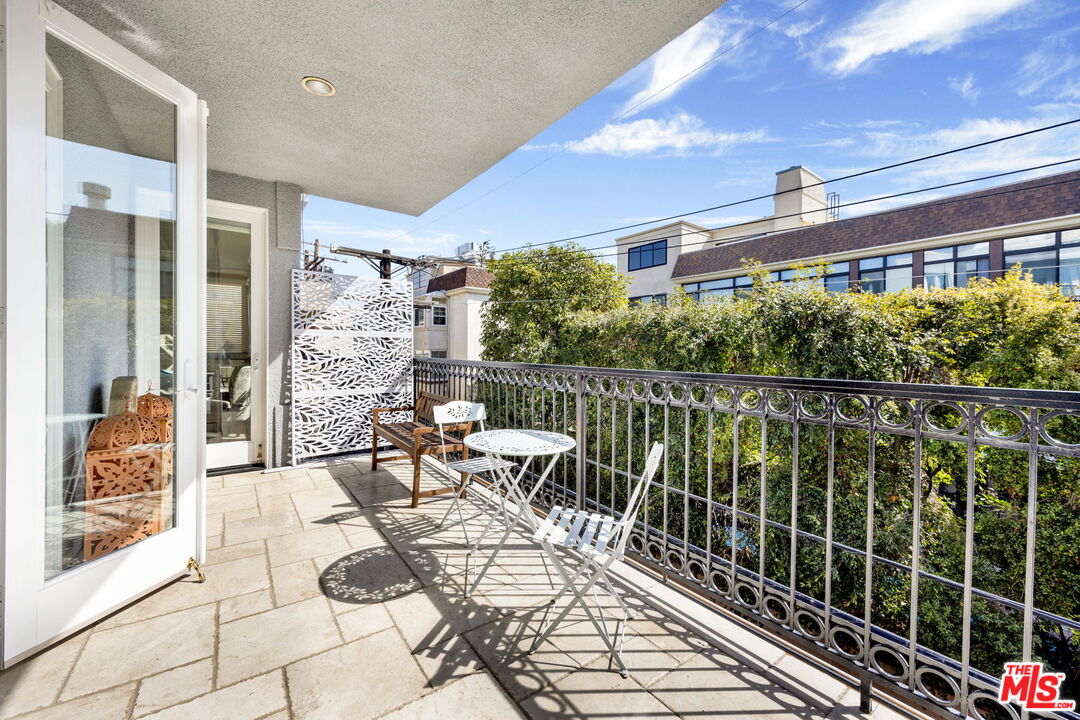 11952 Montana Ave Unit: 303