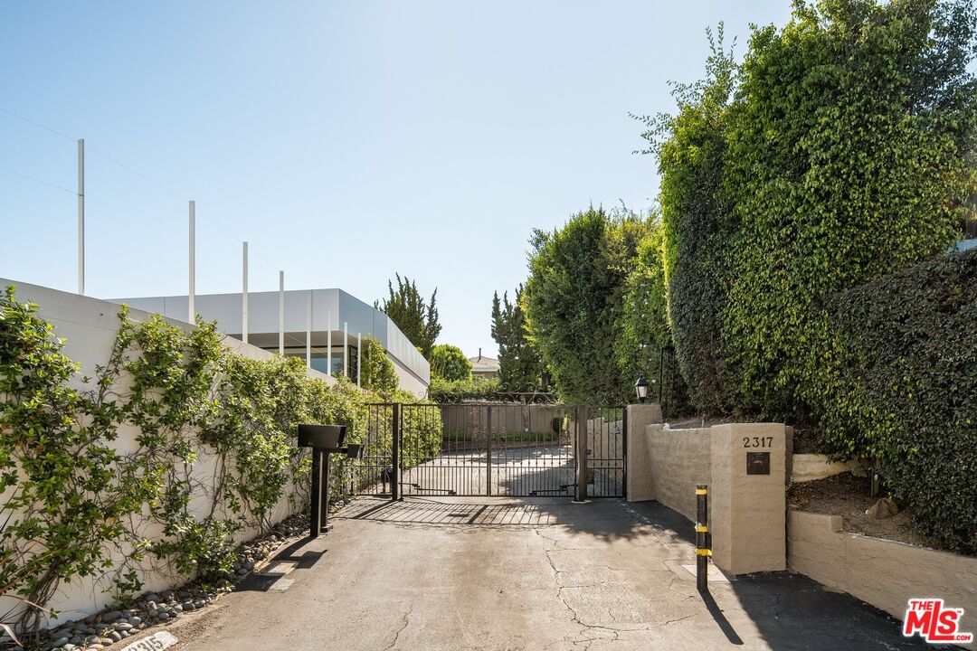 2317 Kimridge Rd