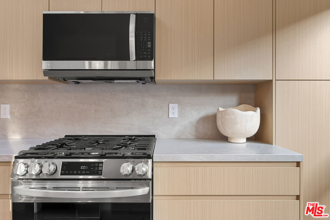 132 S Oakhurst Dr Unit: 1