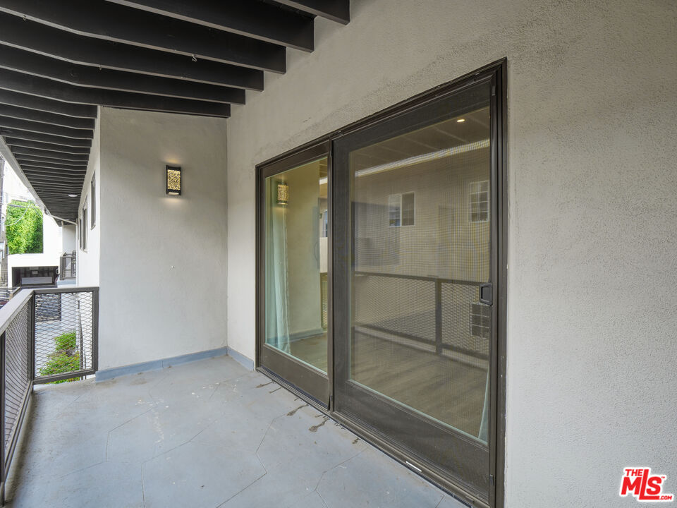 337 N Oakhurst Dr Unit: 6