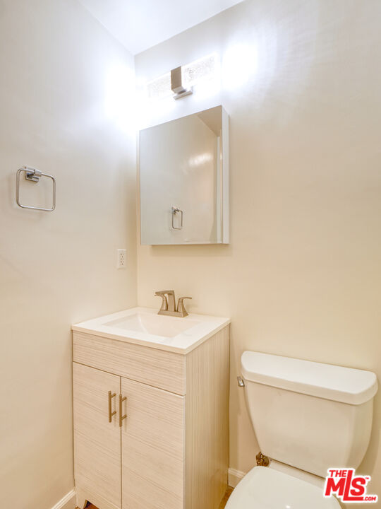 337 N Oakhurst Dr Unit: 6