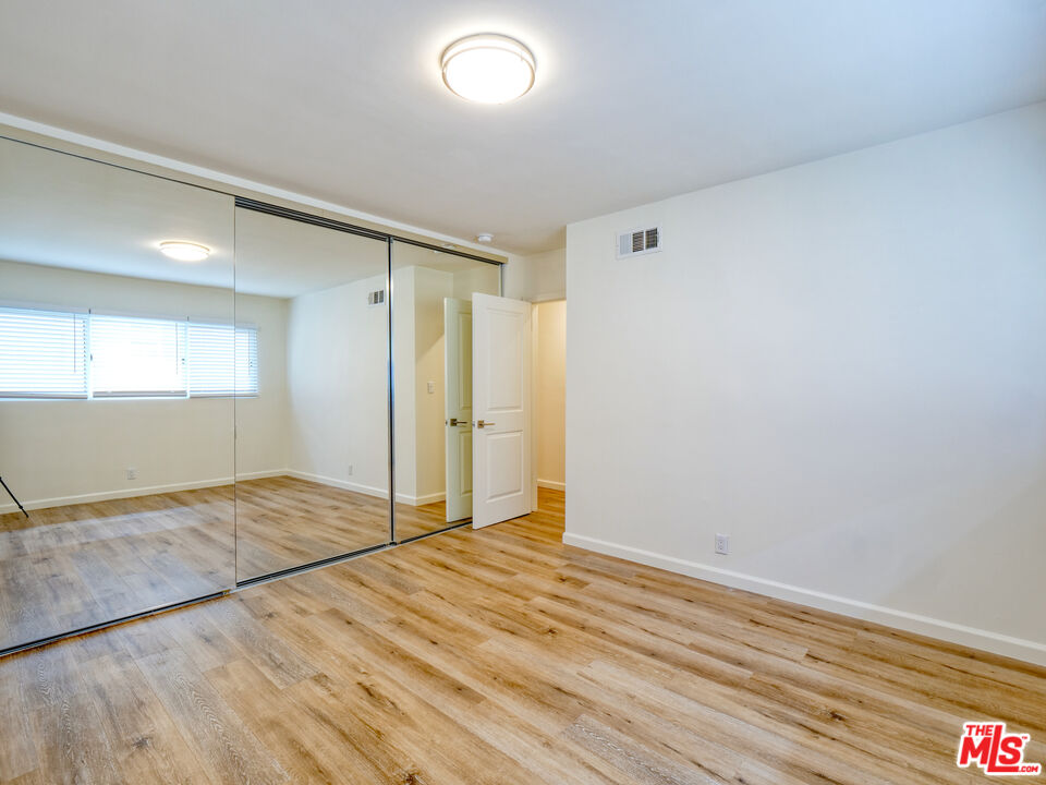 337 N Oakhurst Dr Unit: 6