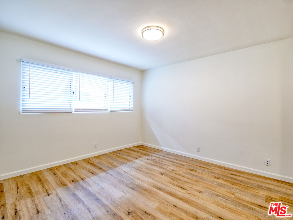 337 N Oakhurst Dr Unit: 6