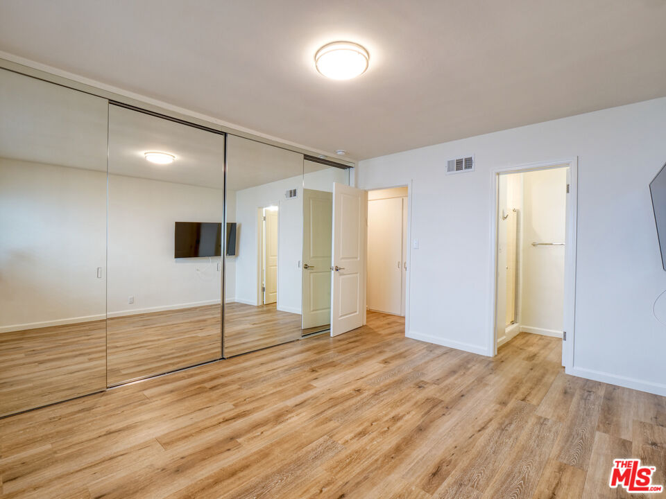 337 N Oakhurst Dr Unit: 6