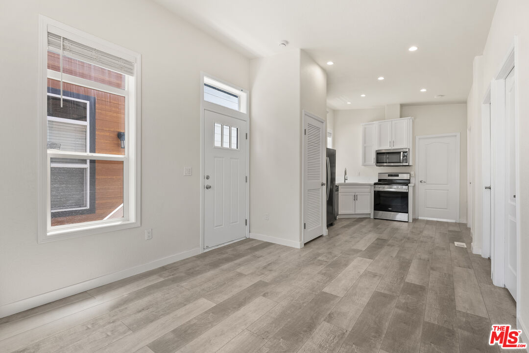 8250 Lankershim Blvd Unit: 137