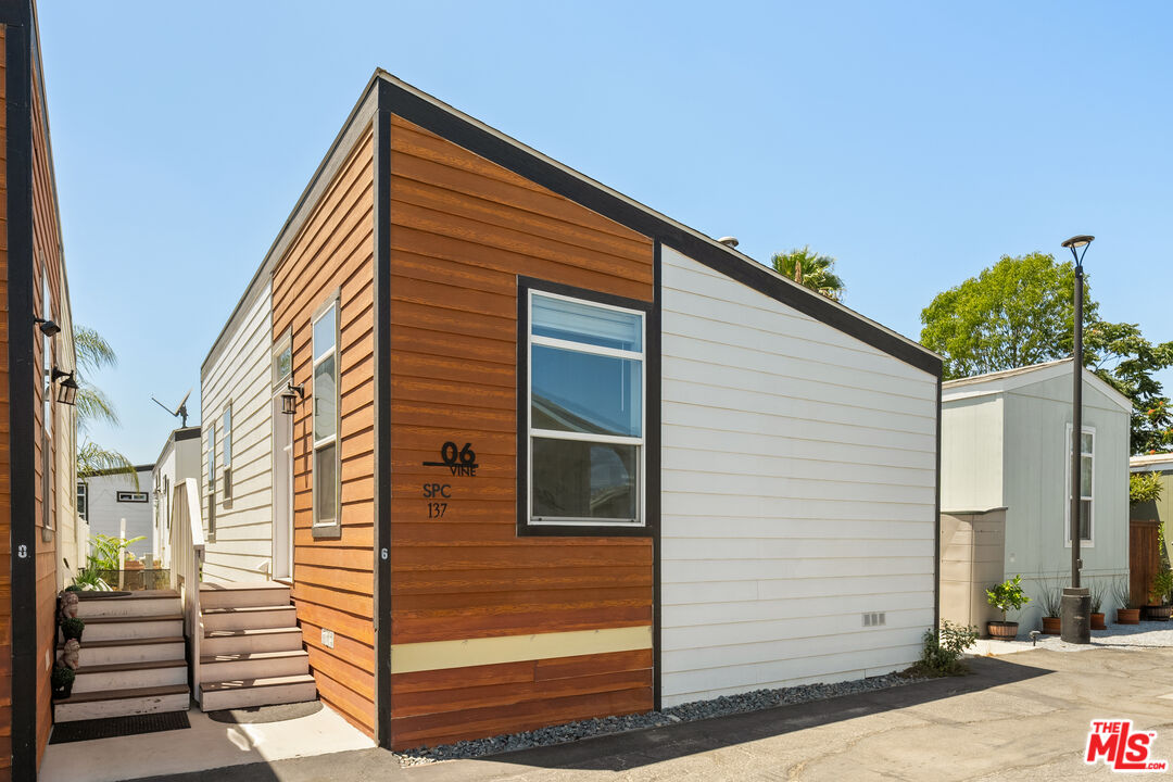 8250 Lankershim Blvd Unit: 137