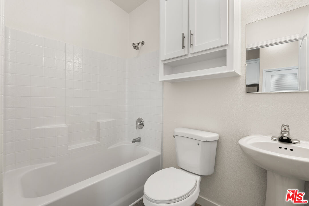 8250 Lankershim Blvd Unit: 137