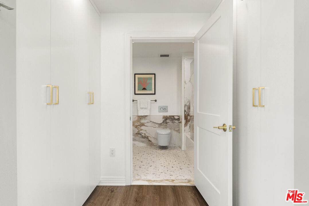 7428 Santa Monica Blvd Unit: 301