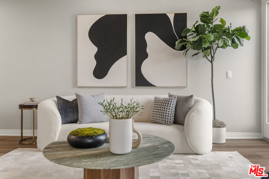 7428 Santa Monica Blvd Unit: 301