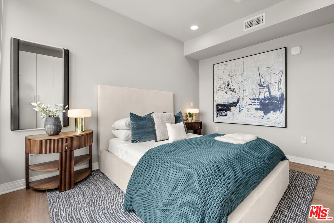 7428 Santa Monica Blvd Unit: 301