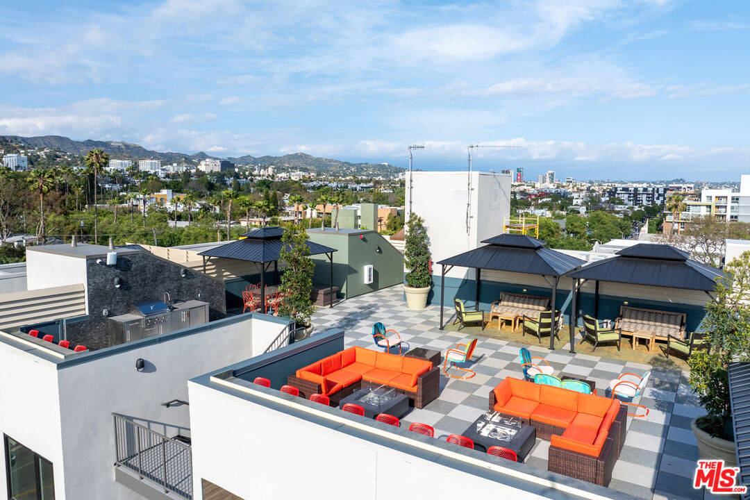 7428 Santa Monica Blvd Unit: 301