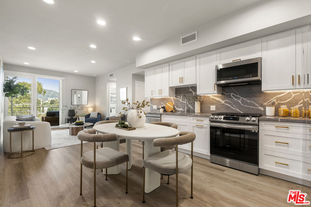 7428 Santa Monica Blvd Unit: 301