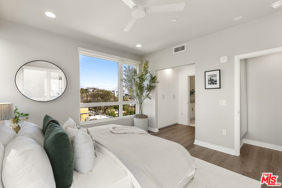 7428 Santa Monica Blvd Unit: 301