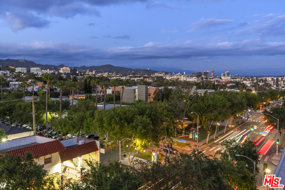 7428 Santa Monica Blvd Unit: 301
