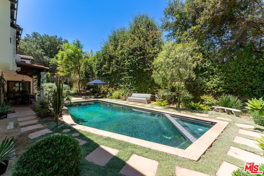 11662 Duque Dr