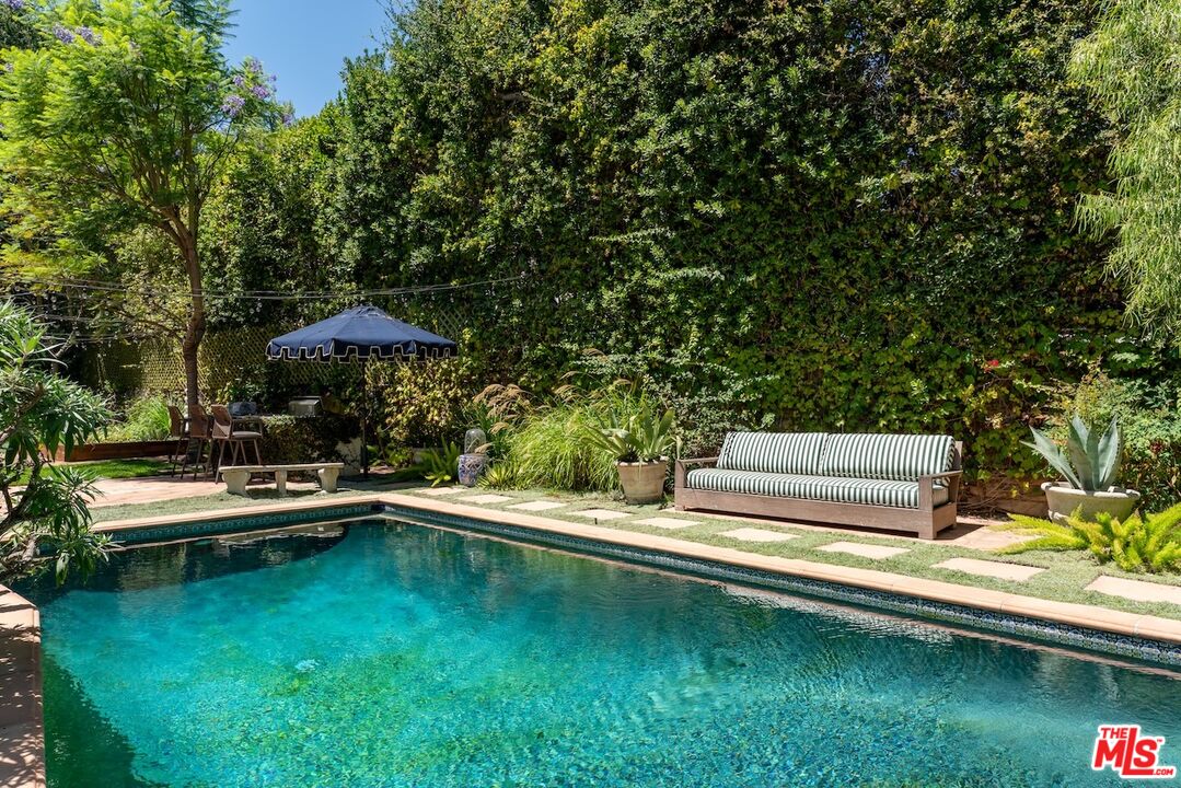 11662 Duque Dr