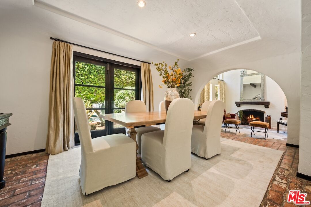 11662 Duque Dr