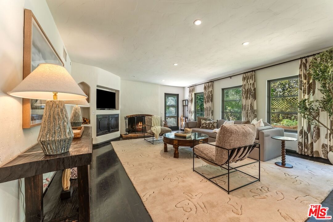 11662 Duque Dr