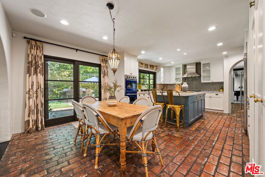11662 Duque Dr