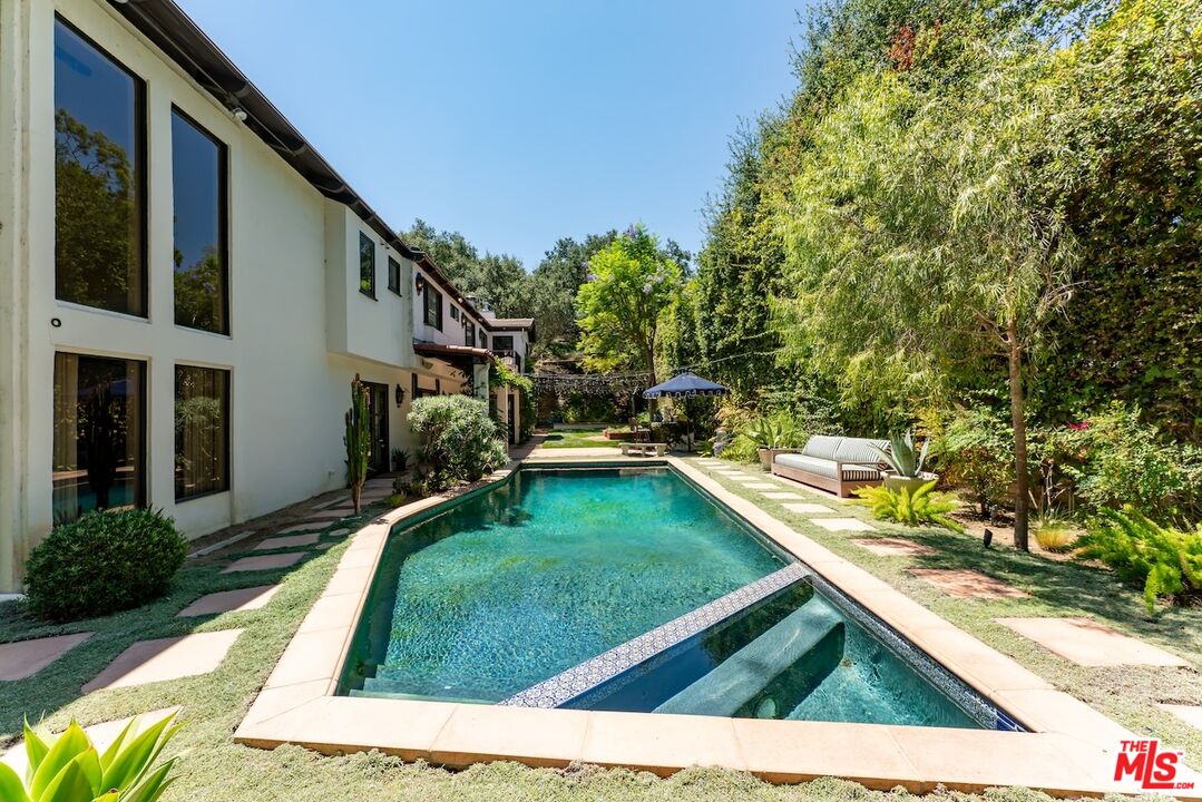 11662 Duque Dr