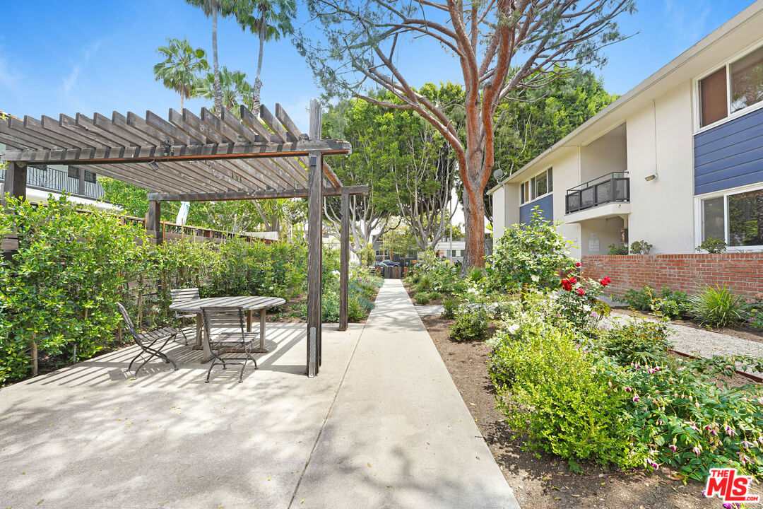 1219 N Crescent Heights Blvd Unit: B