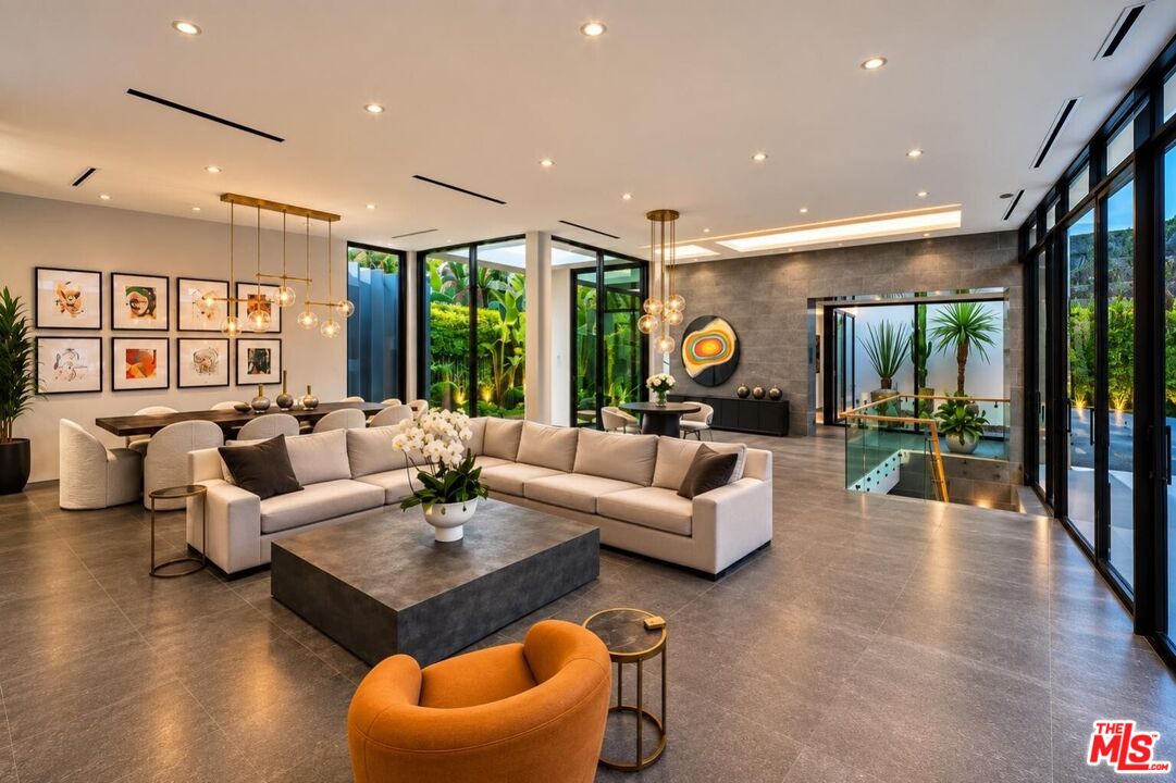 1049 Loma Vista Dr