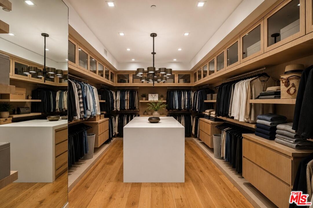 1049 Loma Vista Dr
