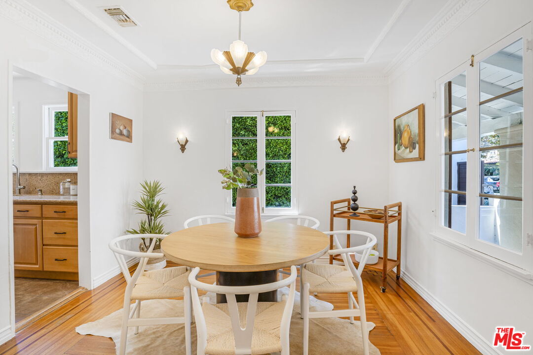 1734 S Sherbourne Dr