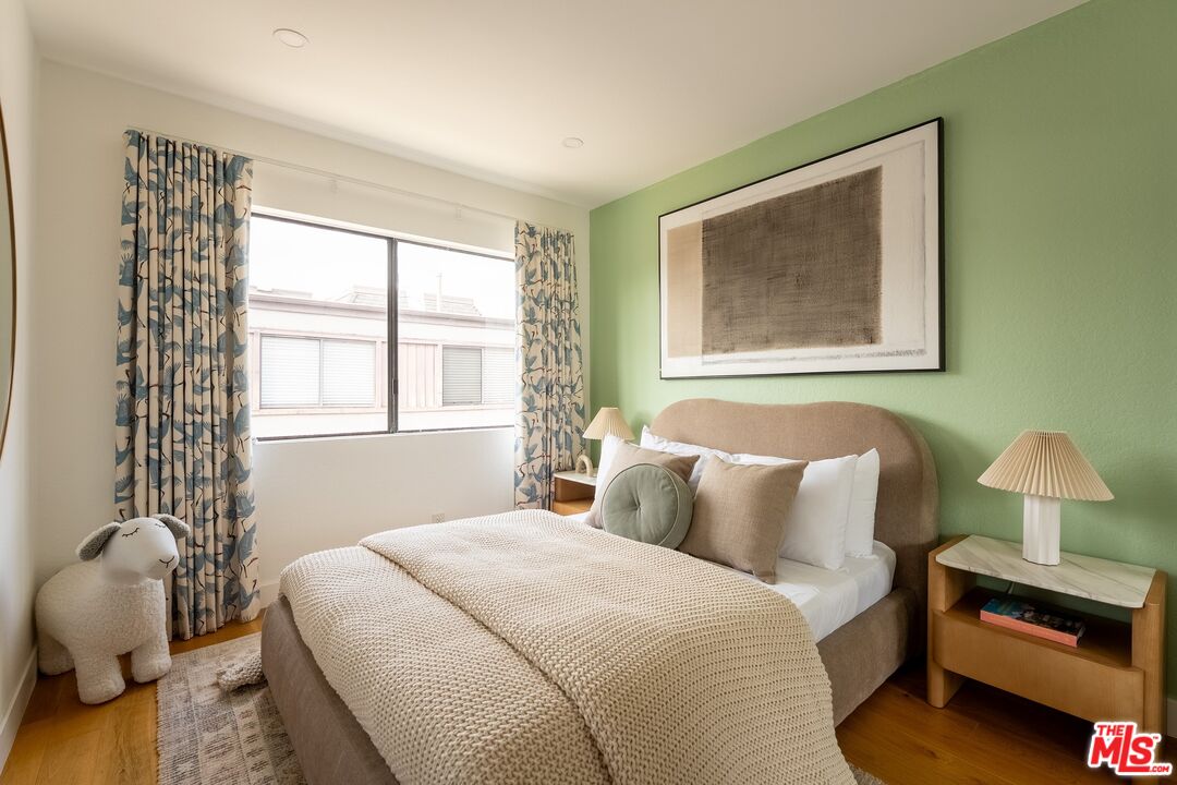 4600 Glencoe Ave Unit: 2