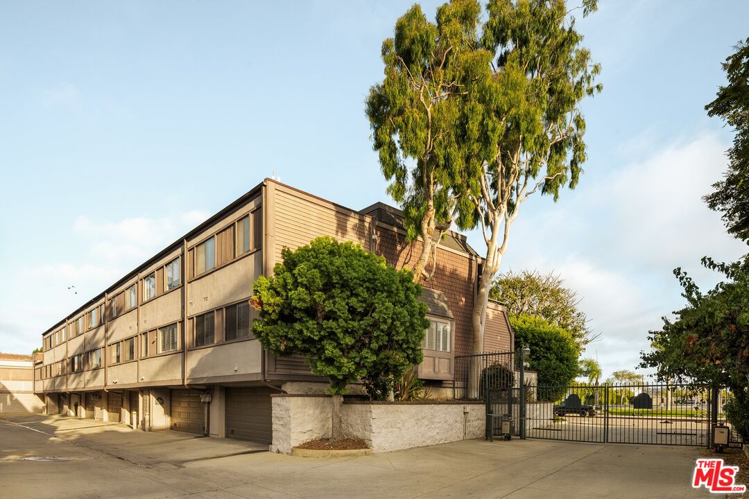 4600 Glencoe Ave Unit: 2
