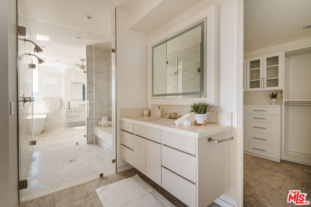 3642 Beverly Ridge Dr
