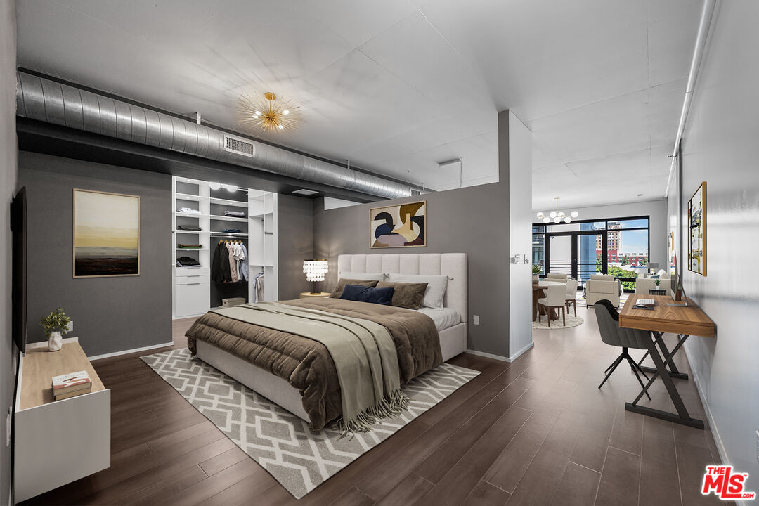 1111 S Grand Ave Unit: 716